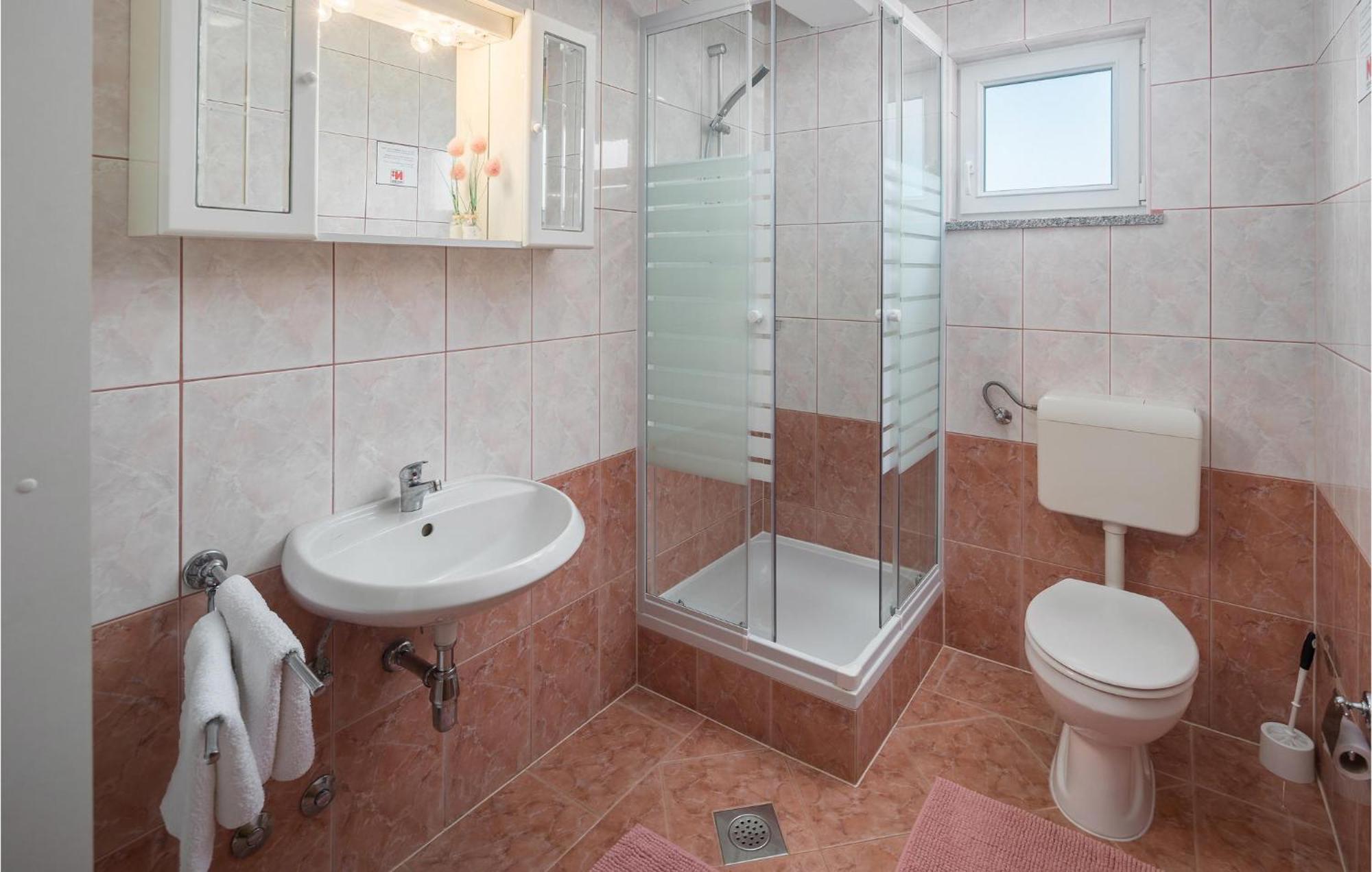 1 Bedroom Beautiful Apartment In Porec Exterior photo