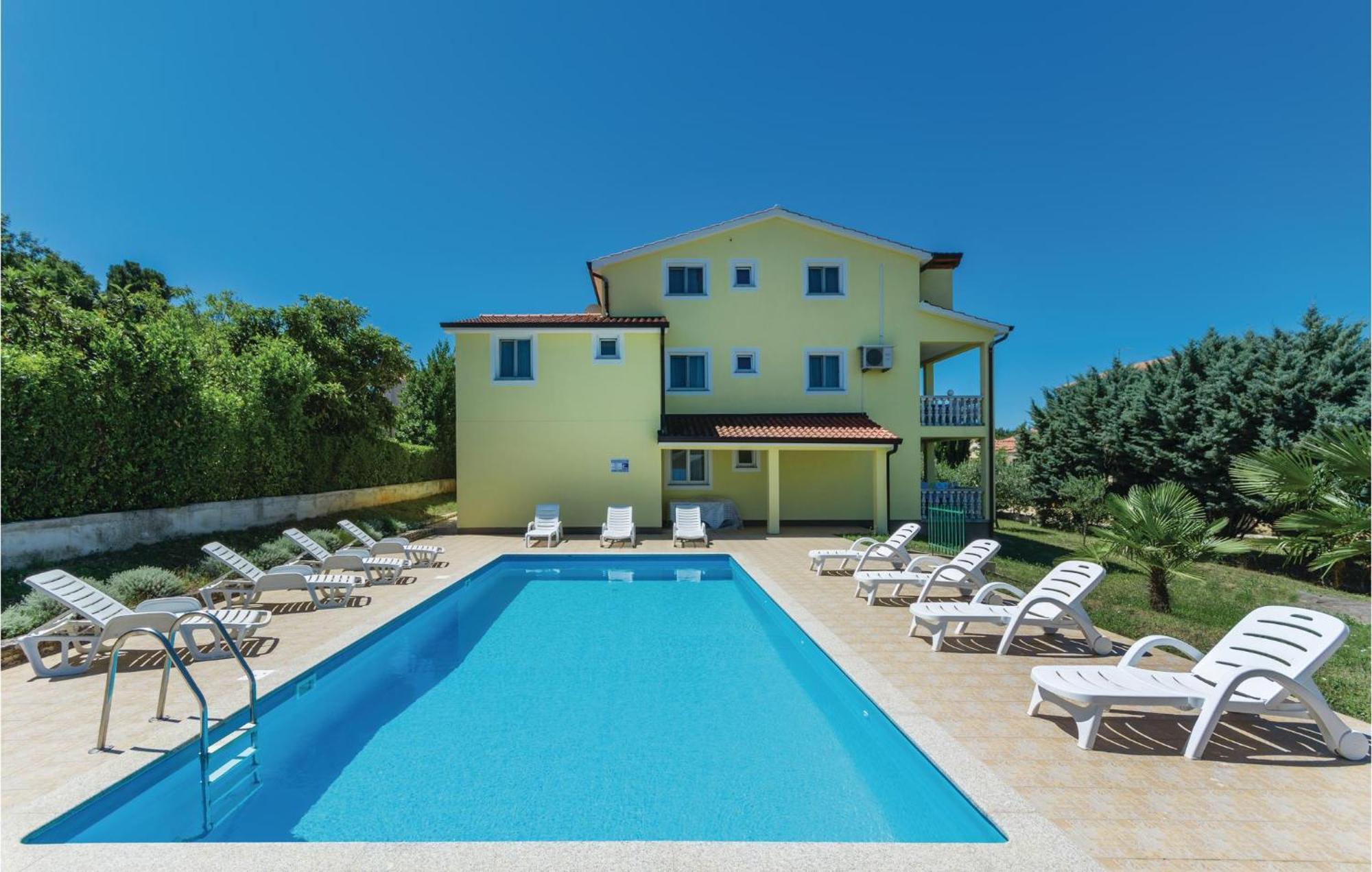 1 Bedroom Beautiful Apartment In Porec Exterior photo