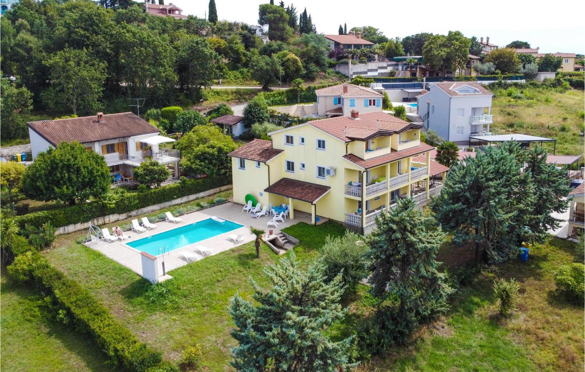 1 Bedroom Beautiful Apartment In Porec Exterior photo