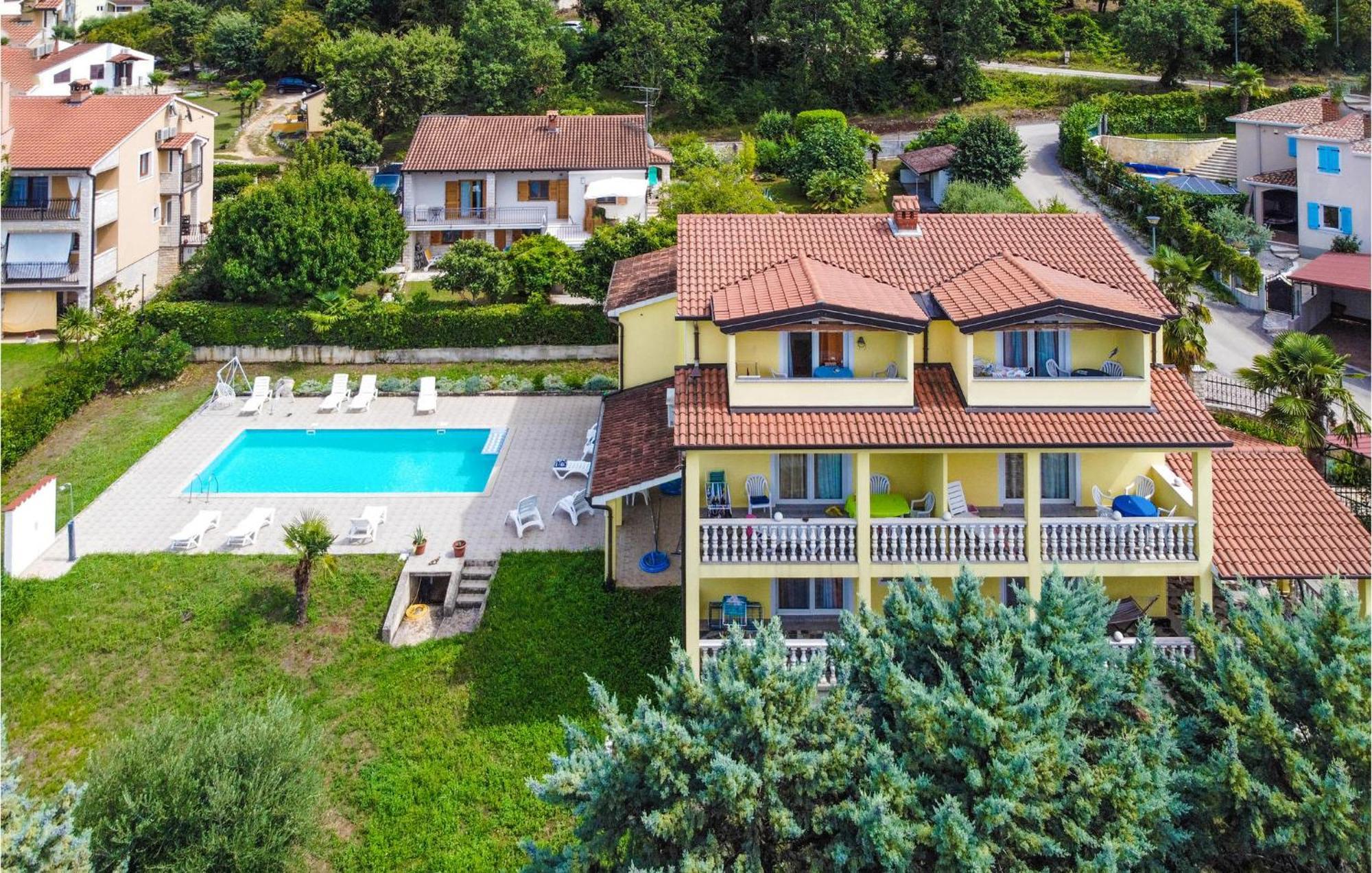 1 Bedroom Beautiful Apartment In Porec Exterior photo